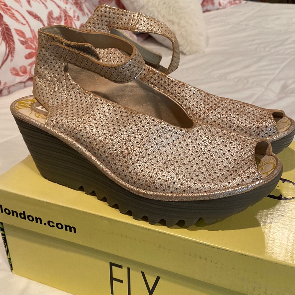 FLY London Shoes new in box size 40M